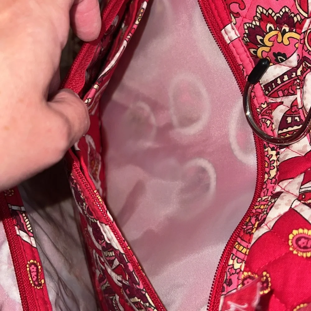 Vera Bradley retired red paisley hanging cosmetic bag and case - Picture 7 of 12